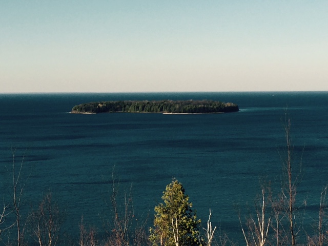 Looking across at Horsehoe Island, from the top of the bluff on the Eagle Panorama. (Photo, November 2015)
